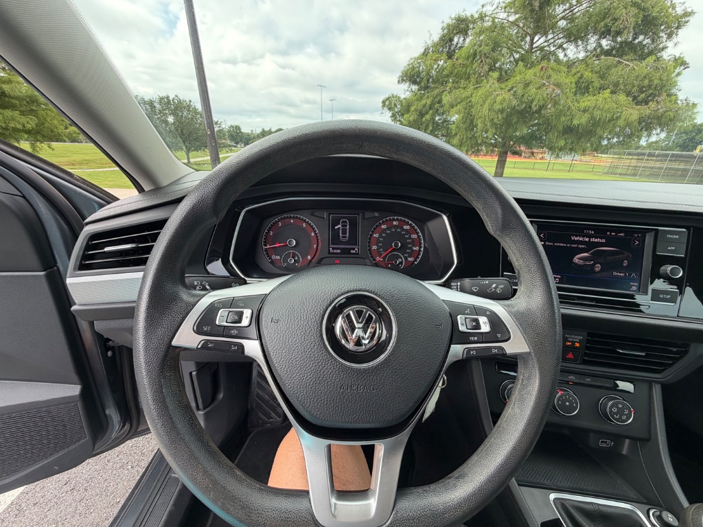 2019 Volkswagen Jetta - $9,000