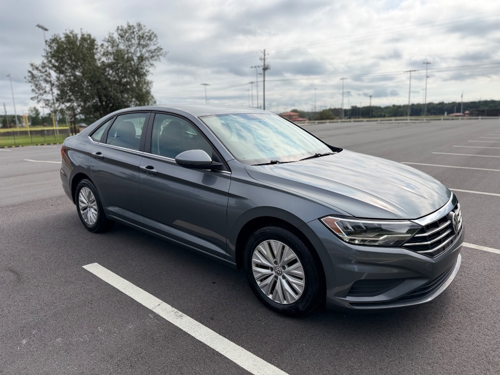 2019 Volkswagen Jetta - $9,000
