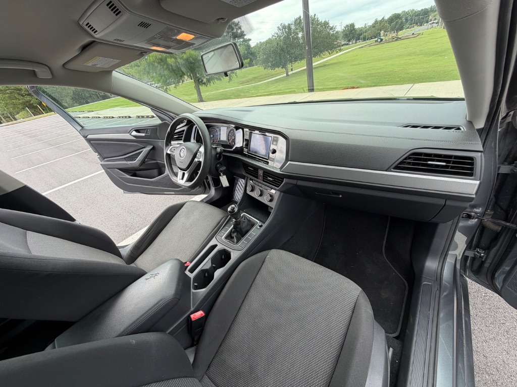 2019 Volkswagen Jetta - $9,000