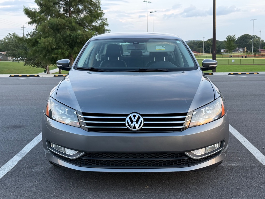 2015 Volkswagen Passat - $9,400