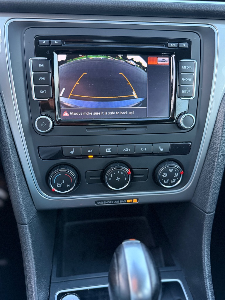 2015 Volkswagen Passat - $9,400