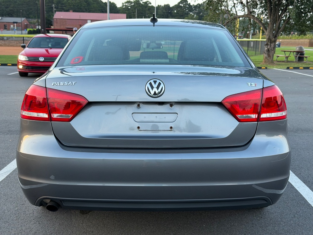 2015 Volkswagen Passat - $9,400