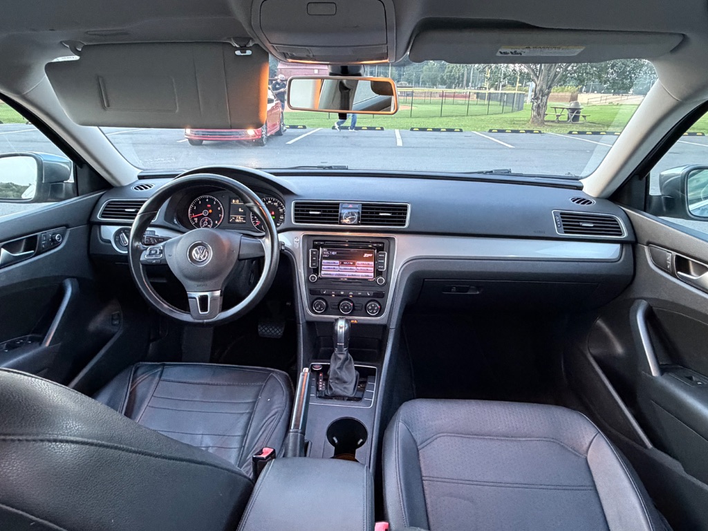 2015 Volkswagen Passat - $9,400