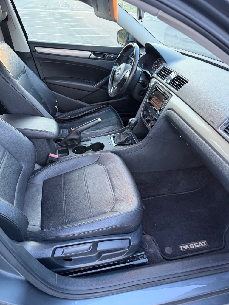 2015 Volkswagen Passat - $9,400