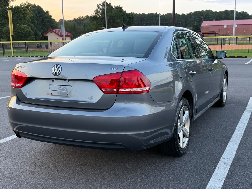 2015 Volkswagen Passat - $9,400