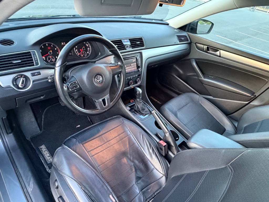 2015 Volkswagen Passat - $9,400