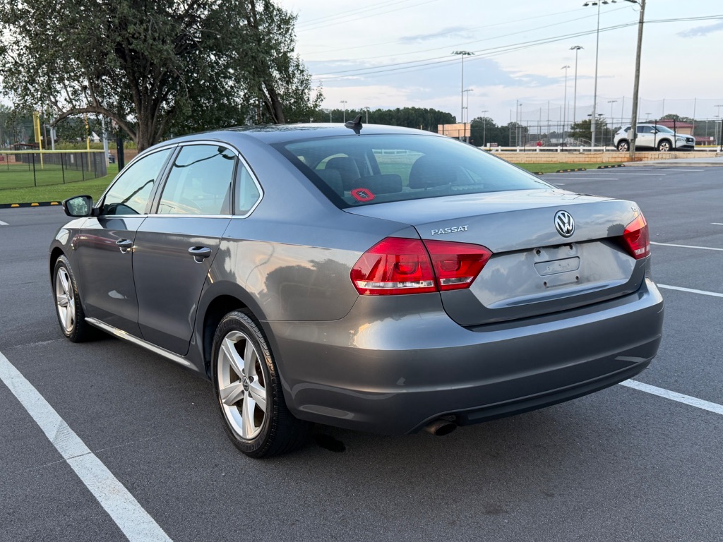2015 Volkswagen Passat - $9,400