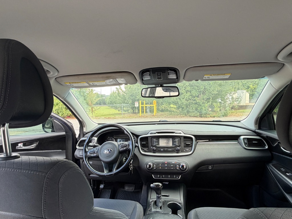 2016 Kia Sorento - $8,500