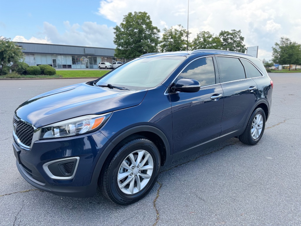 2016 Kia Sorento - $8,500