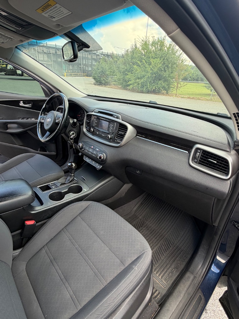 2016 Kia Sorento - $8,500