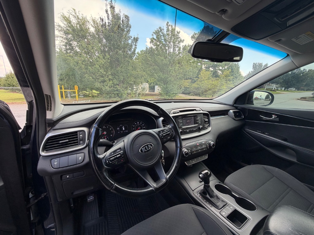 2016 Kia Sorento - $8,500