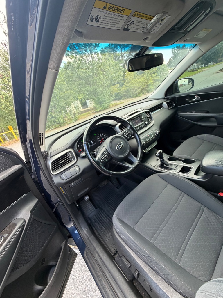 2016 Kia Sorento - $8,500