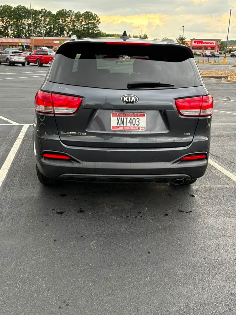2017 Kia Sorento - $10,000