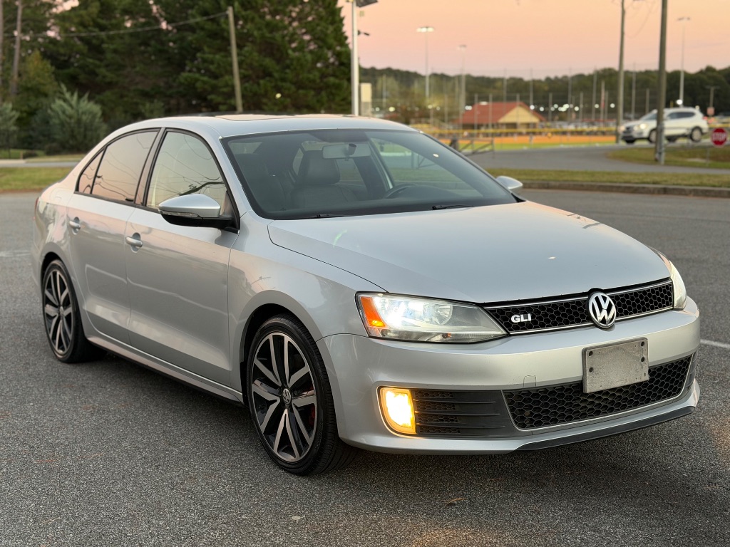 2014 Volkswagen Jetta - $9,000