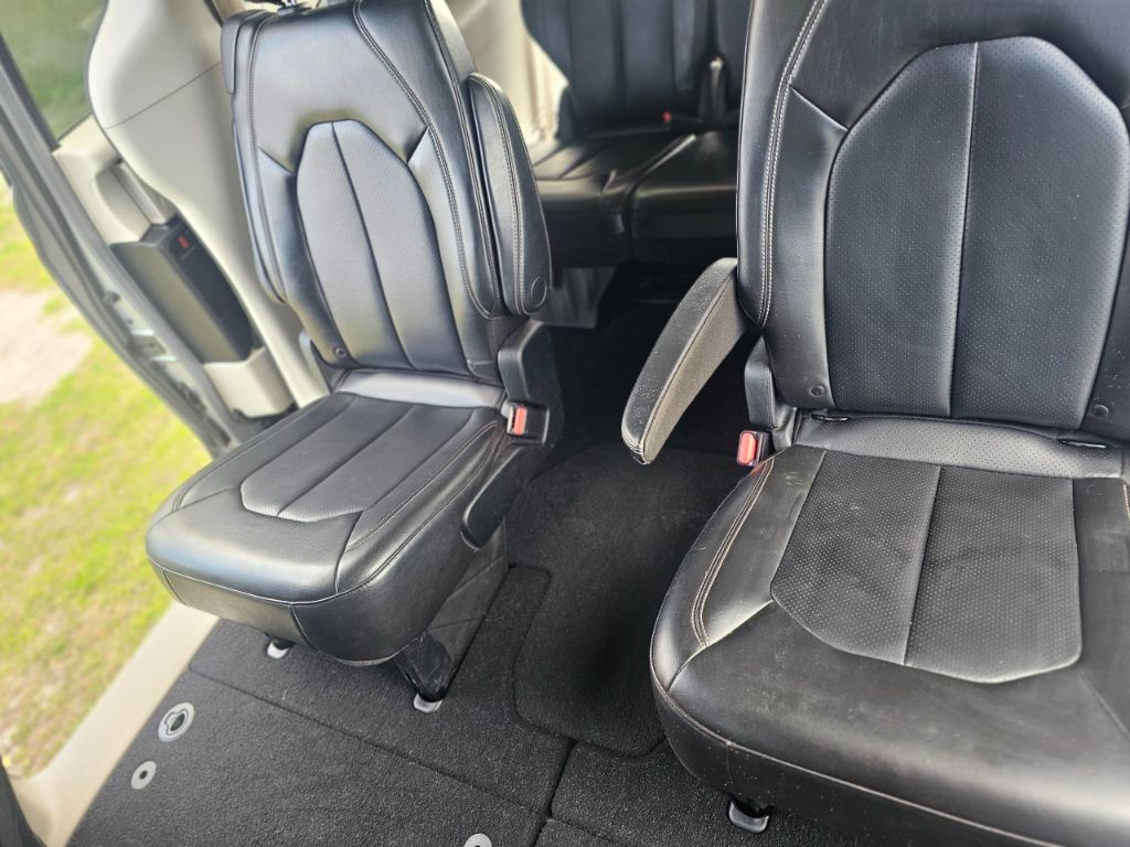2020 Chrysler Pacifica - $13,499