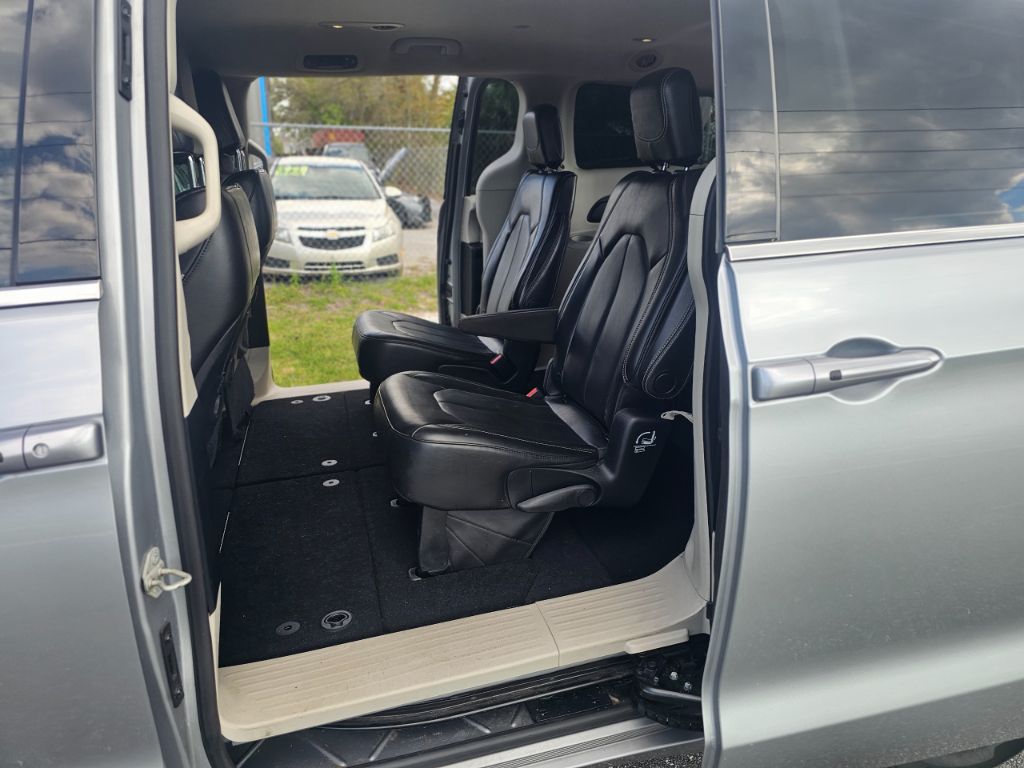 2020 Chrysler Pacifica - $13,499