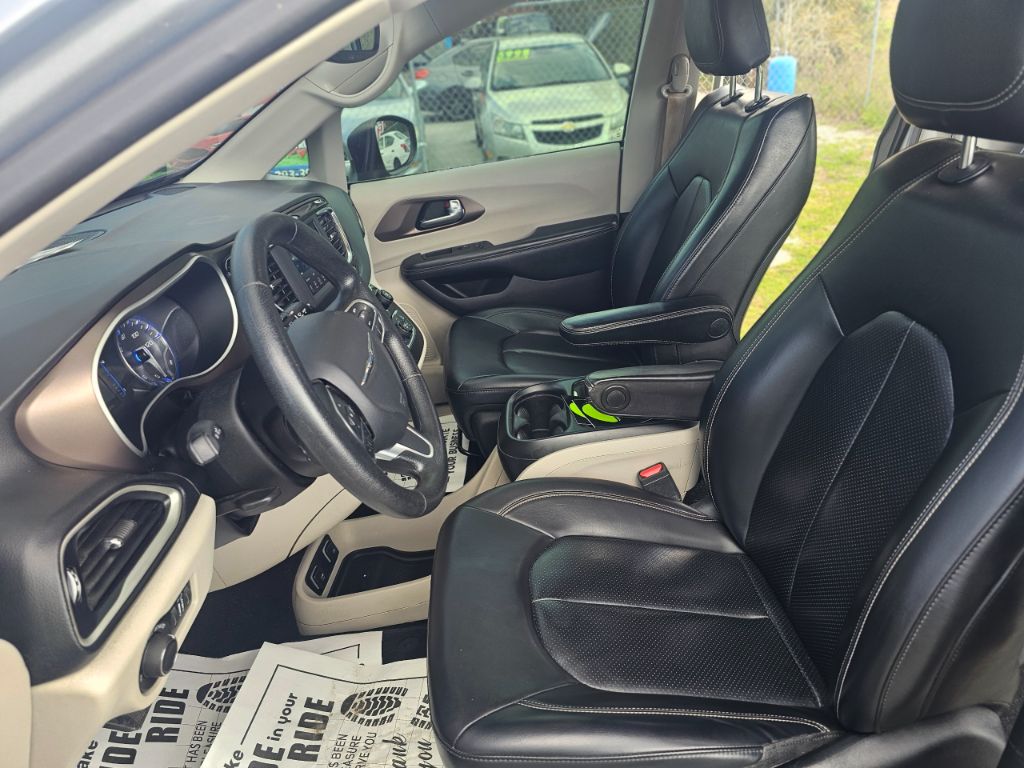 2020 Chrysler Pacifica - $13,499