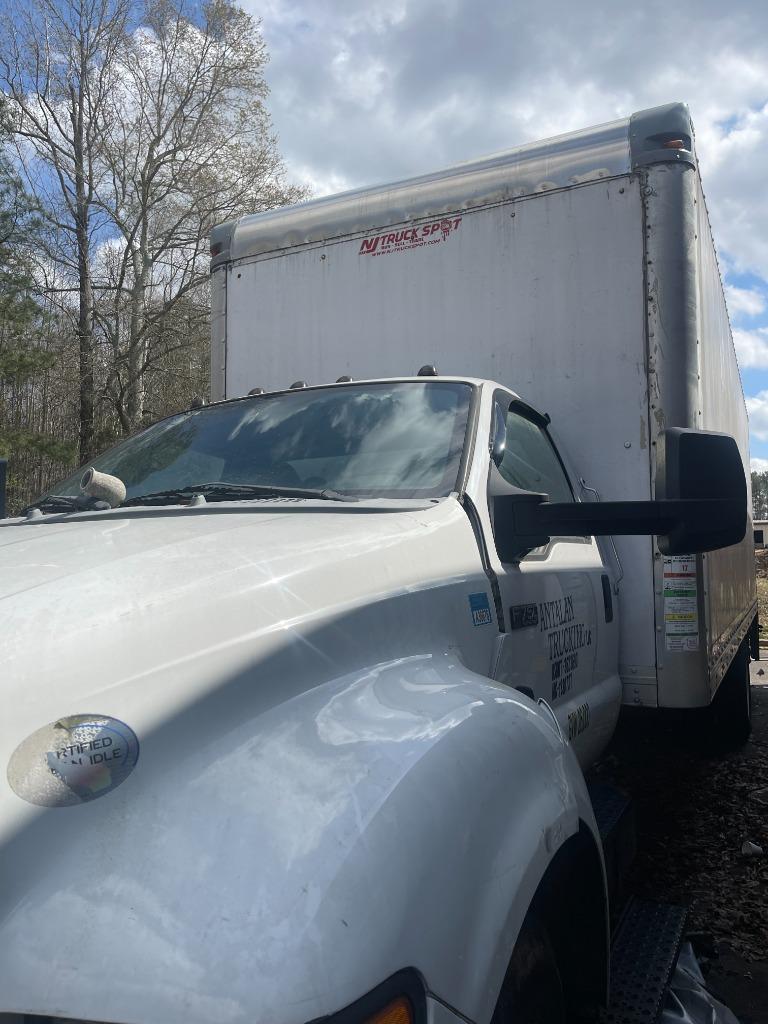 2015 Ford F-750 - $30,600