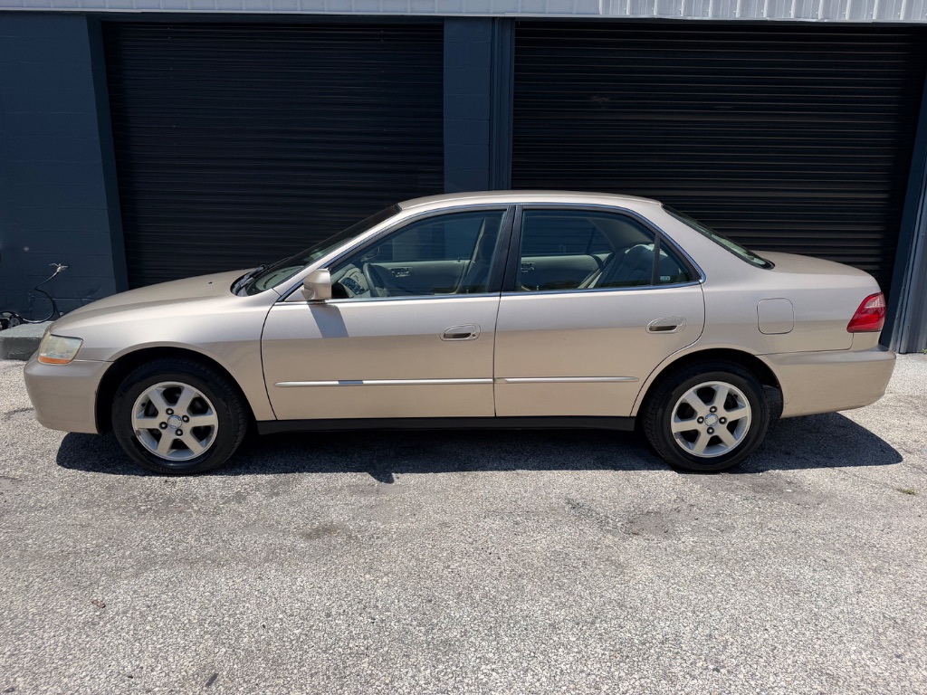 2000 Honda Accord - $4,995