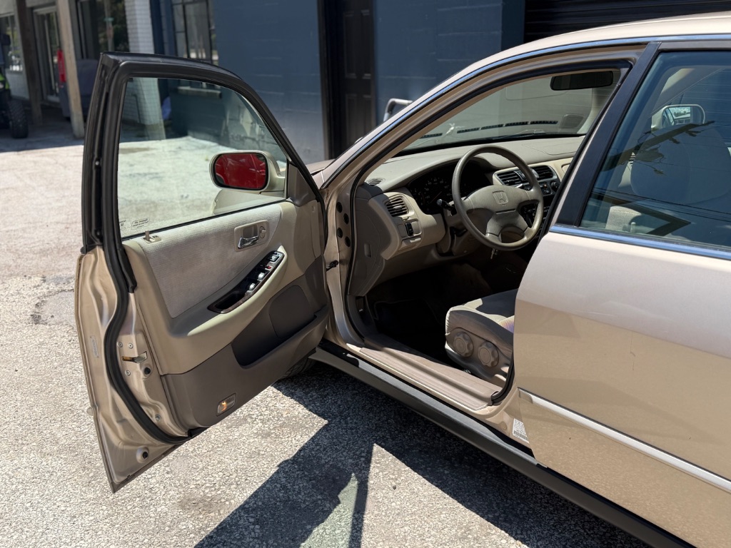 2000 Honda Accord - $4,995