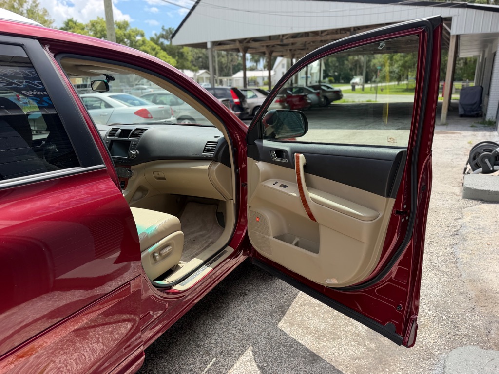 2008 Toyota Highlander - $12,495