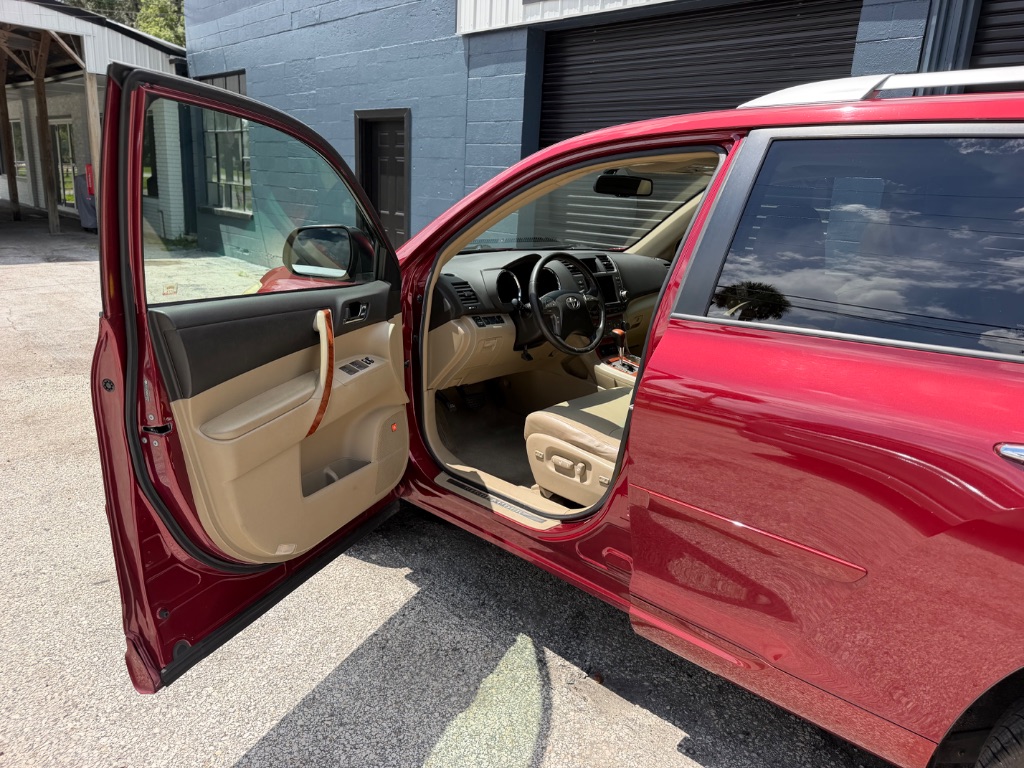 2008 Toyota Highlander - $12,495