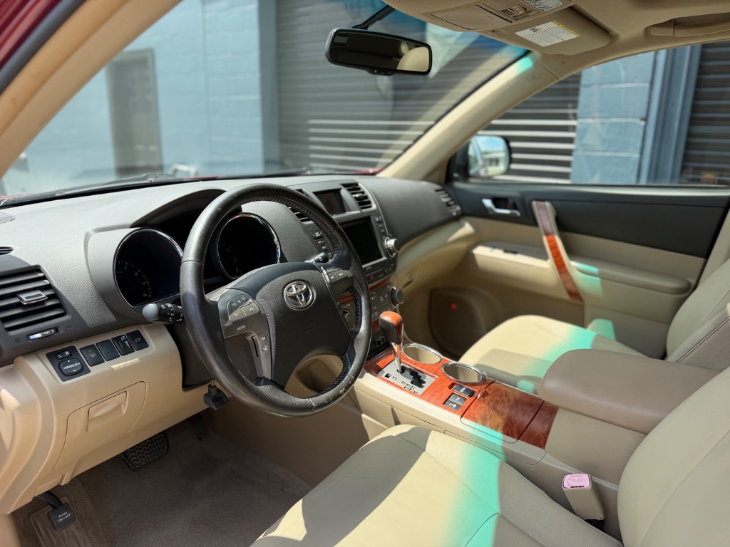 2008 Toyota Highlander - $12,495