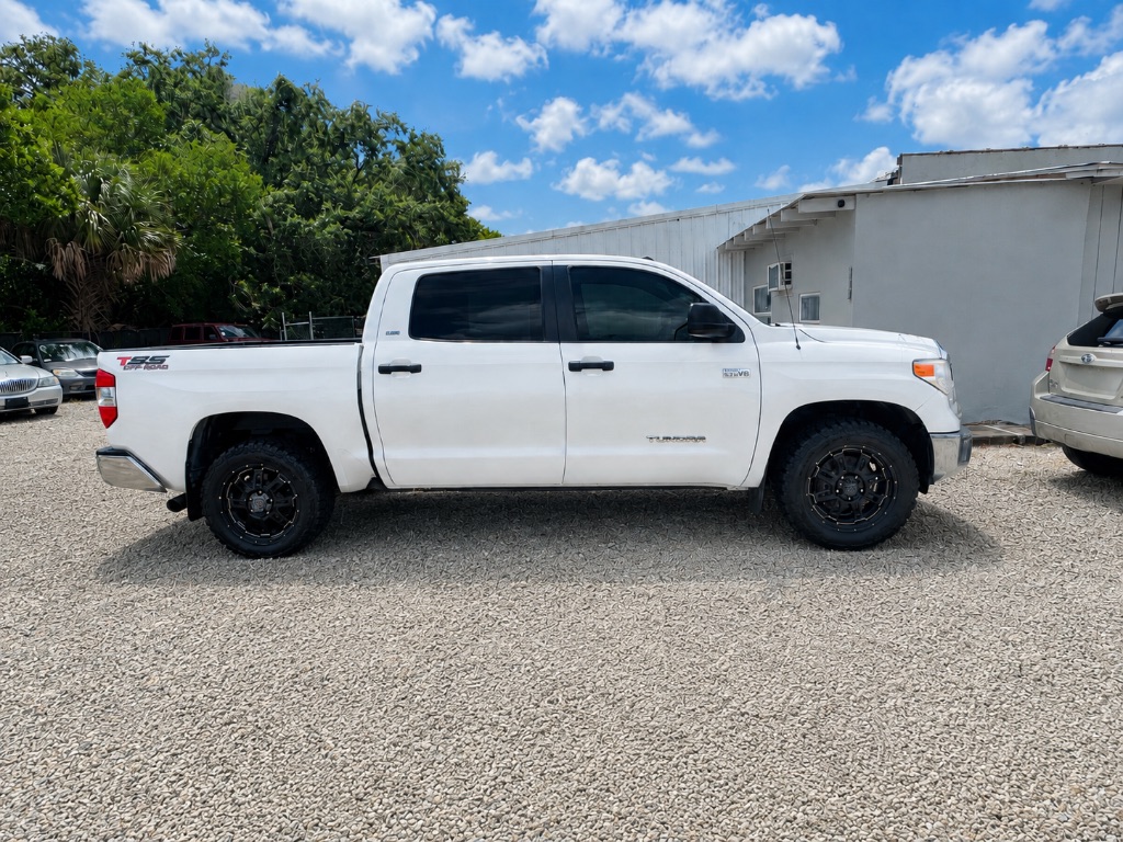 2016 Toyota Tundra - $19,995