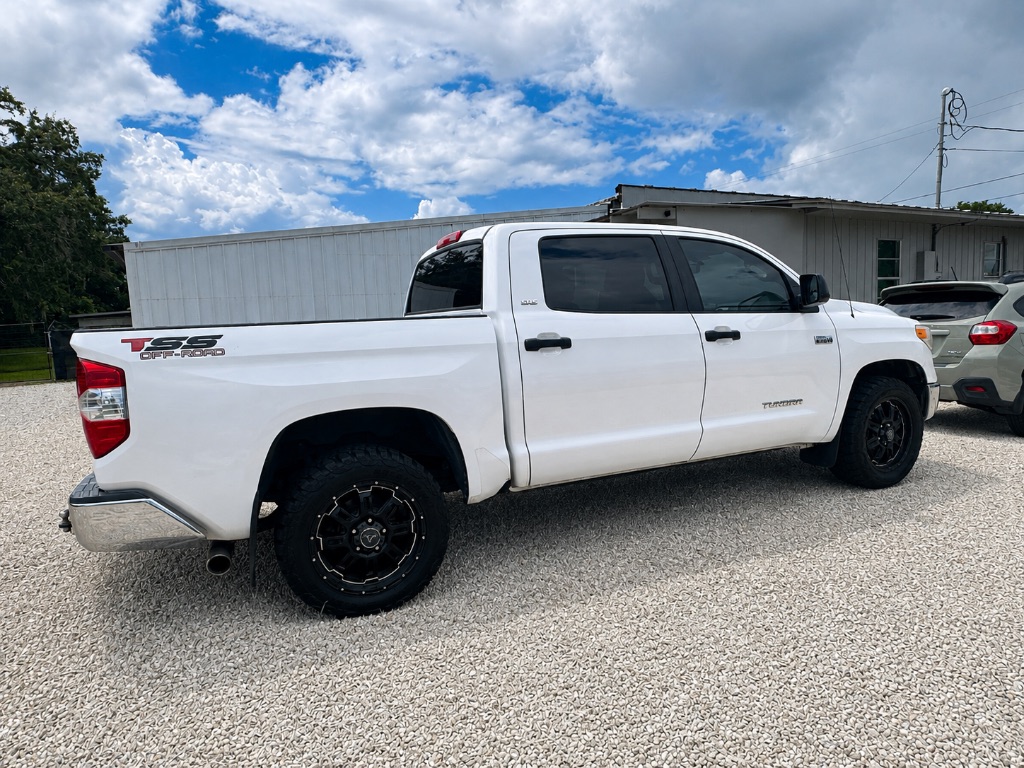 2016 Toyota Tundra - $19,995