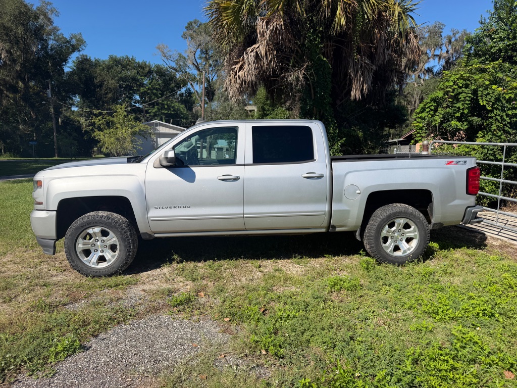 2017 Chevrolet Silverado - $20,495