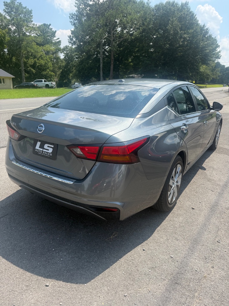 2020 Nissan Altima - $10,200