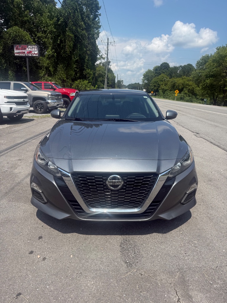 2020 Nissan Altima - $10,200