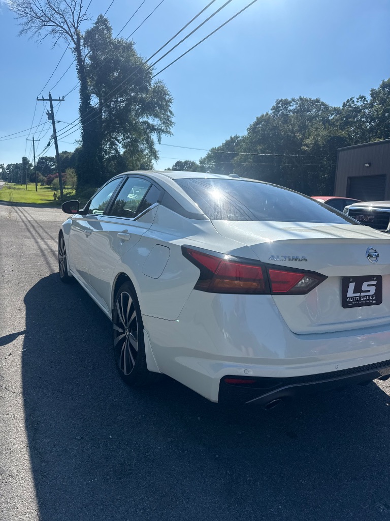 2021 Nissan Altima - $12,500