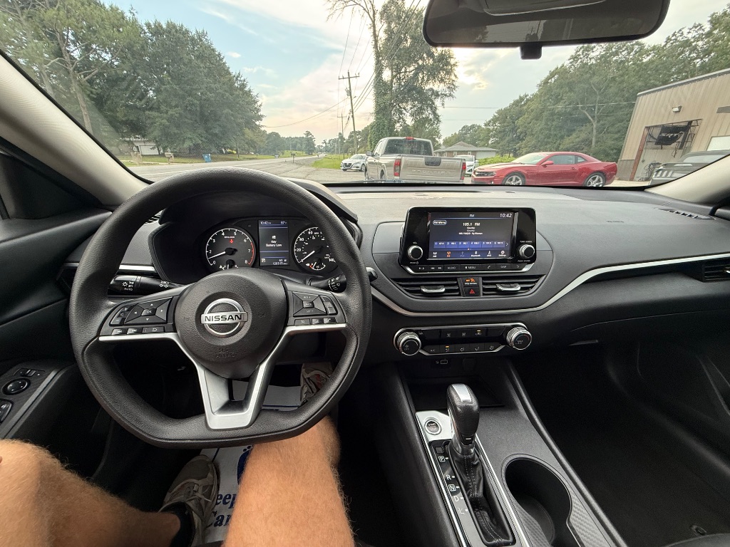 2022 Nissan Altima - $10,800