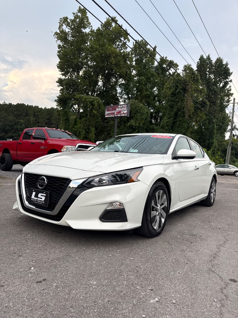 2022 Nissan Altima - $10,800