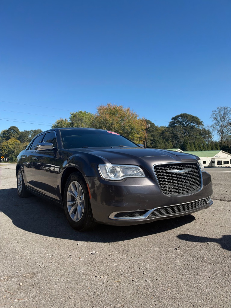 2016 Chrysler 300 - $9,000
