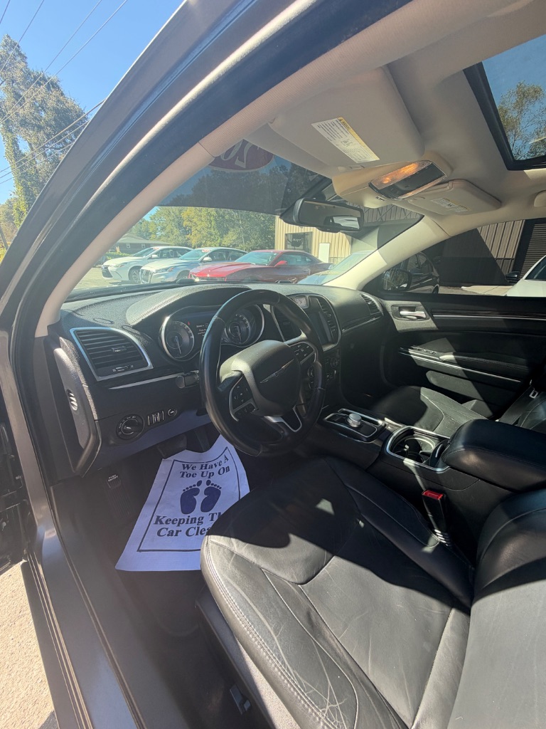 2016 Chrysler 300 - $9,000