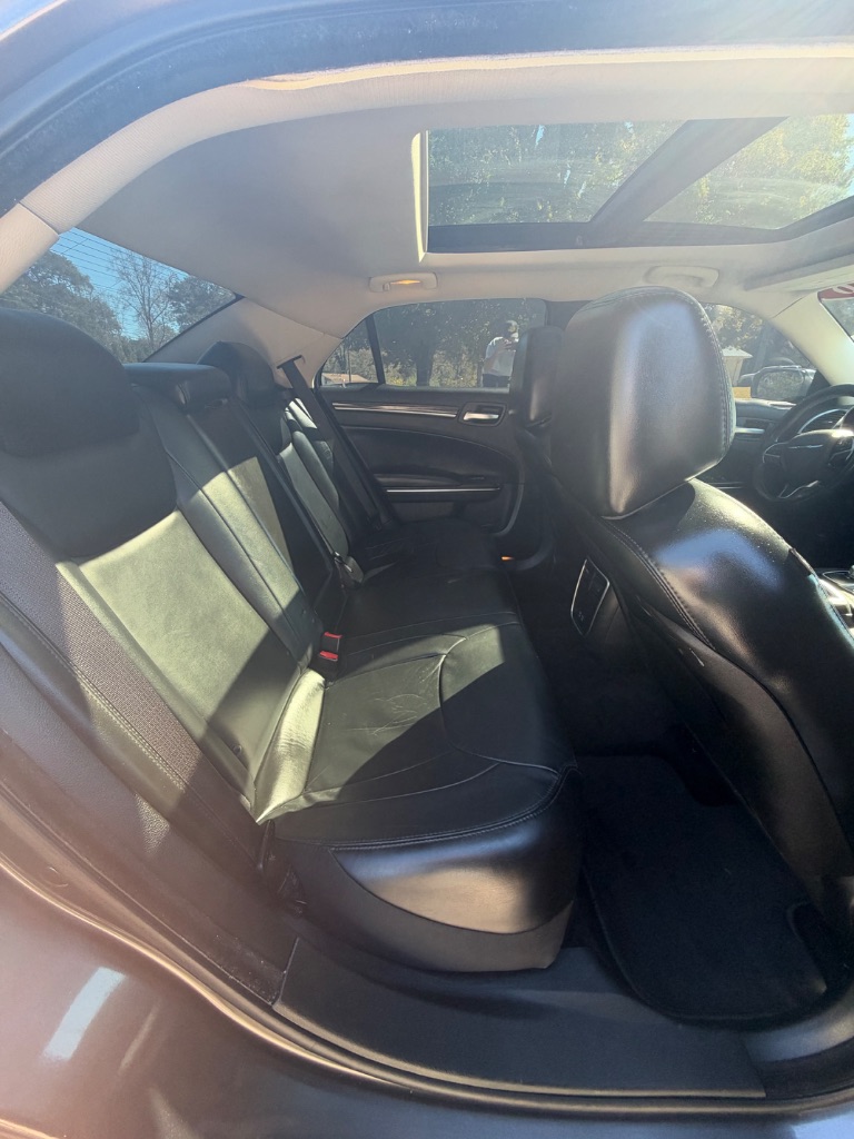 2016 Chrysler 300 - $9,000