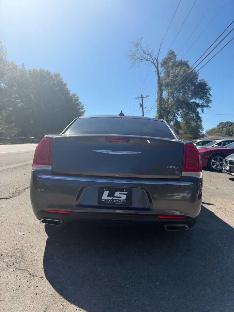 2016 Chrysler 300 - $9,000
