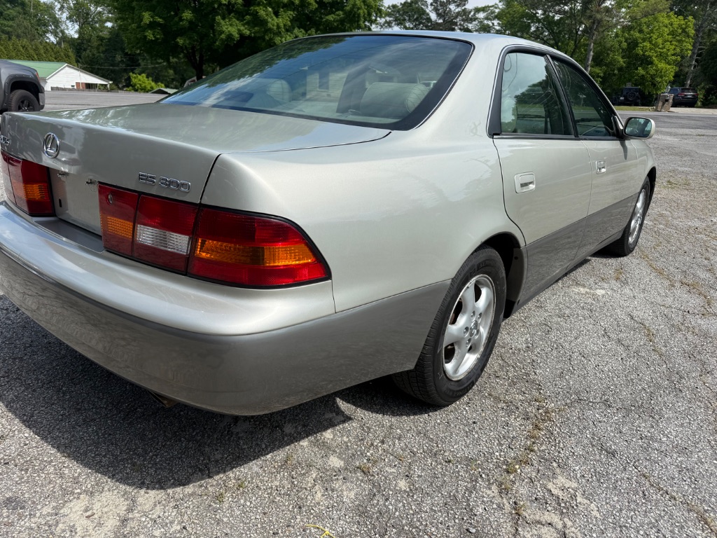 1999 Lexus ES - $4,000