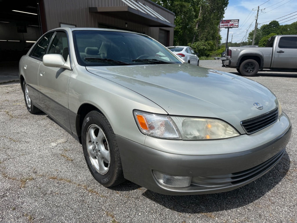 1999 Lexus ES - $4,000