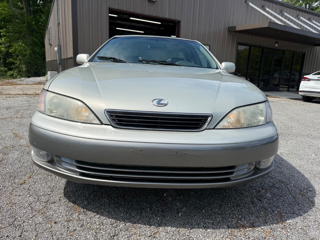 1999 Lexus ES - $4,000