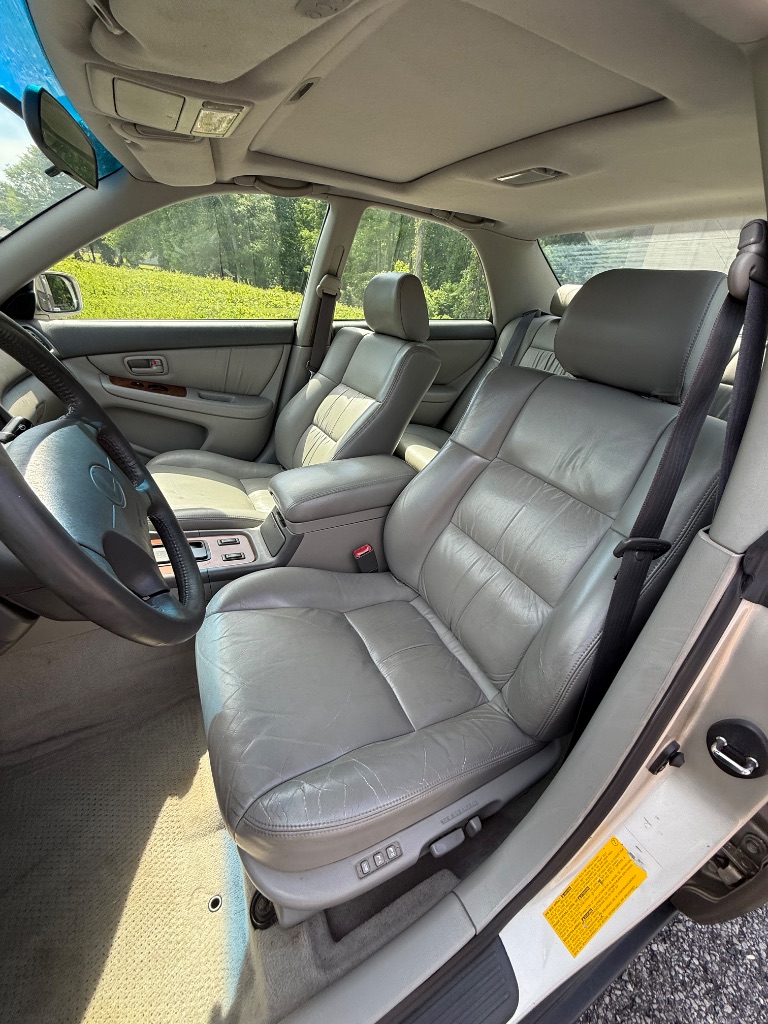 1999 Lexus ES - $4,000