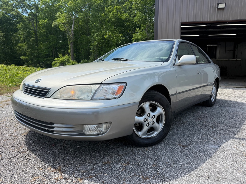 1999 Lexus ES - $4,000