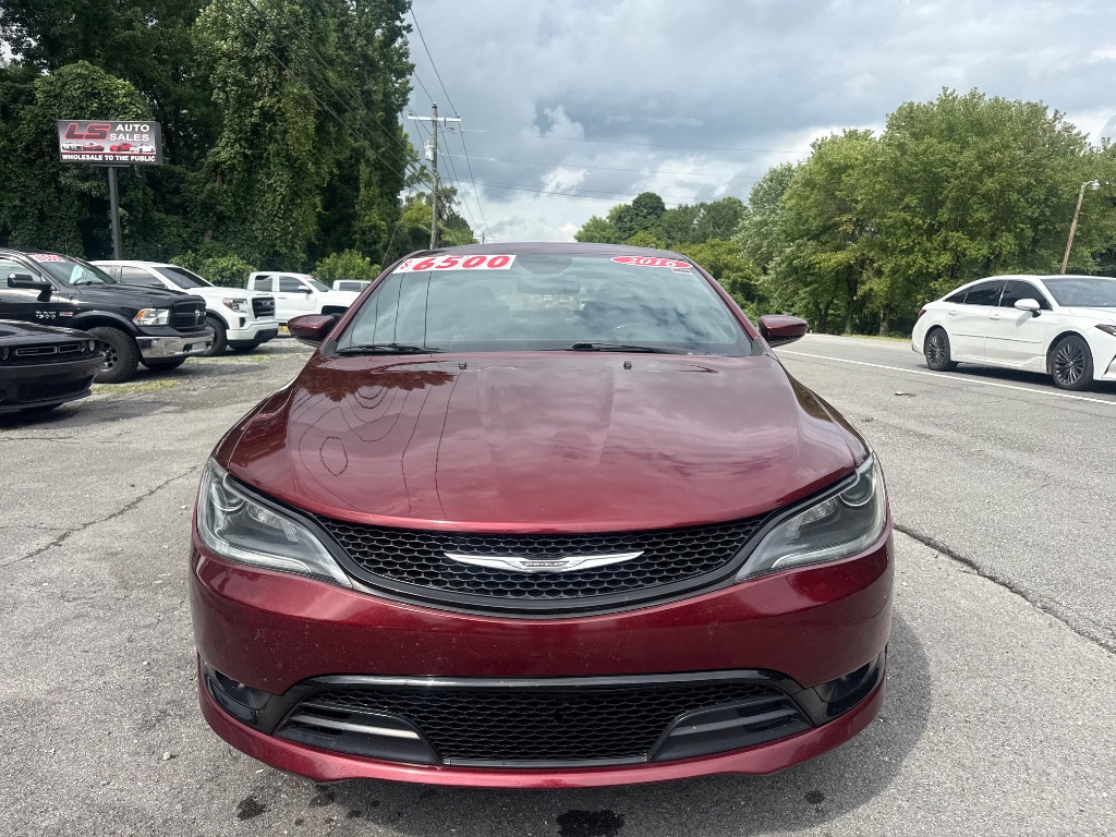 2016 Chrysler 200 - $6,500