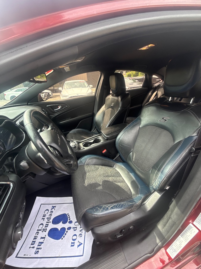 2016 Chrysler 200 - $6,500