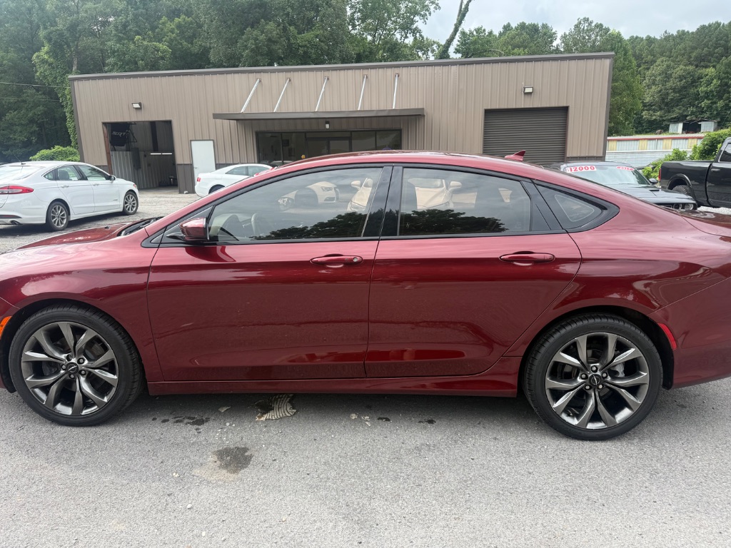 2016 Chrysler 200 - $6,500