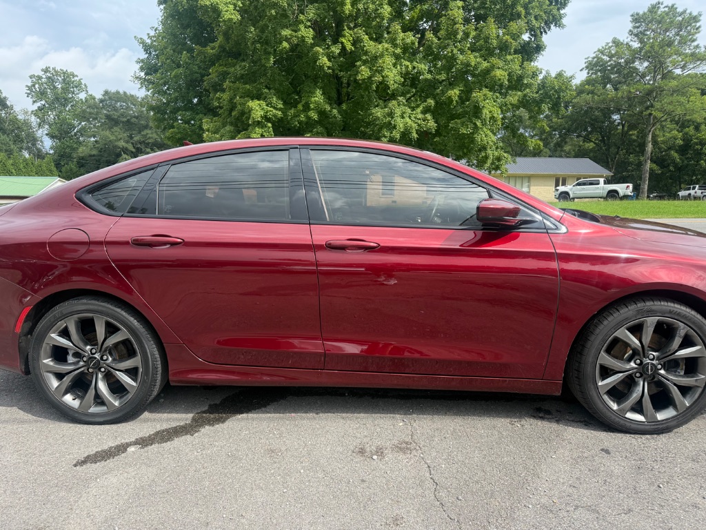 2016 Chrysler 200 - $6,500