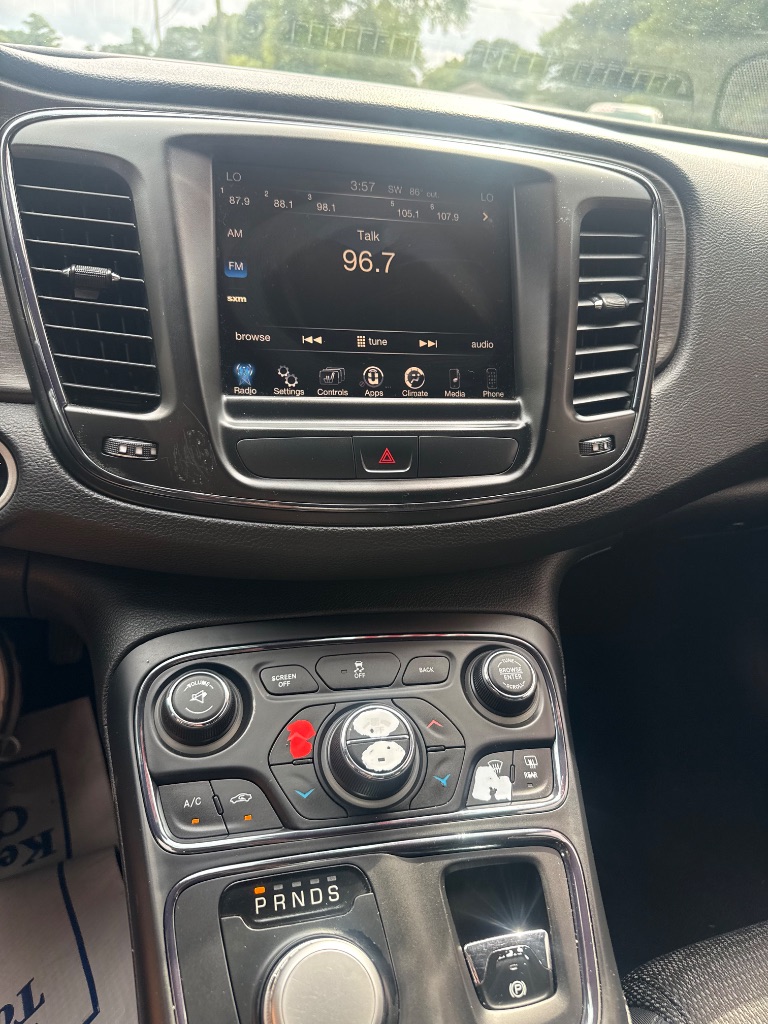 2016 Chrysler 200 - $6,500