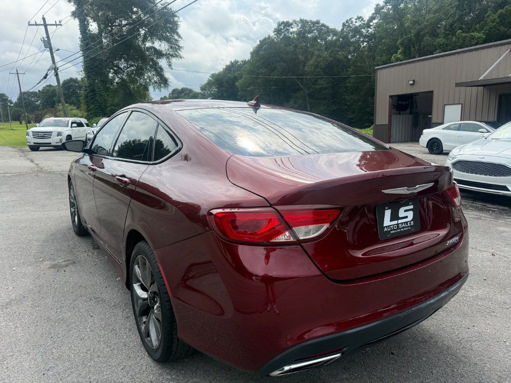 2016 Chrysler 200 - $6,500